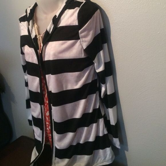 Sweet Romeo cardigan - Picture 2 of 4